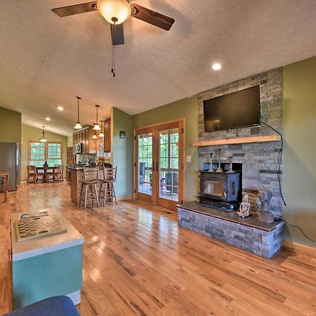 Villa Charming Galax Retreat With Wraparound Deck! Extérieur photo