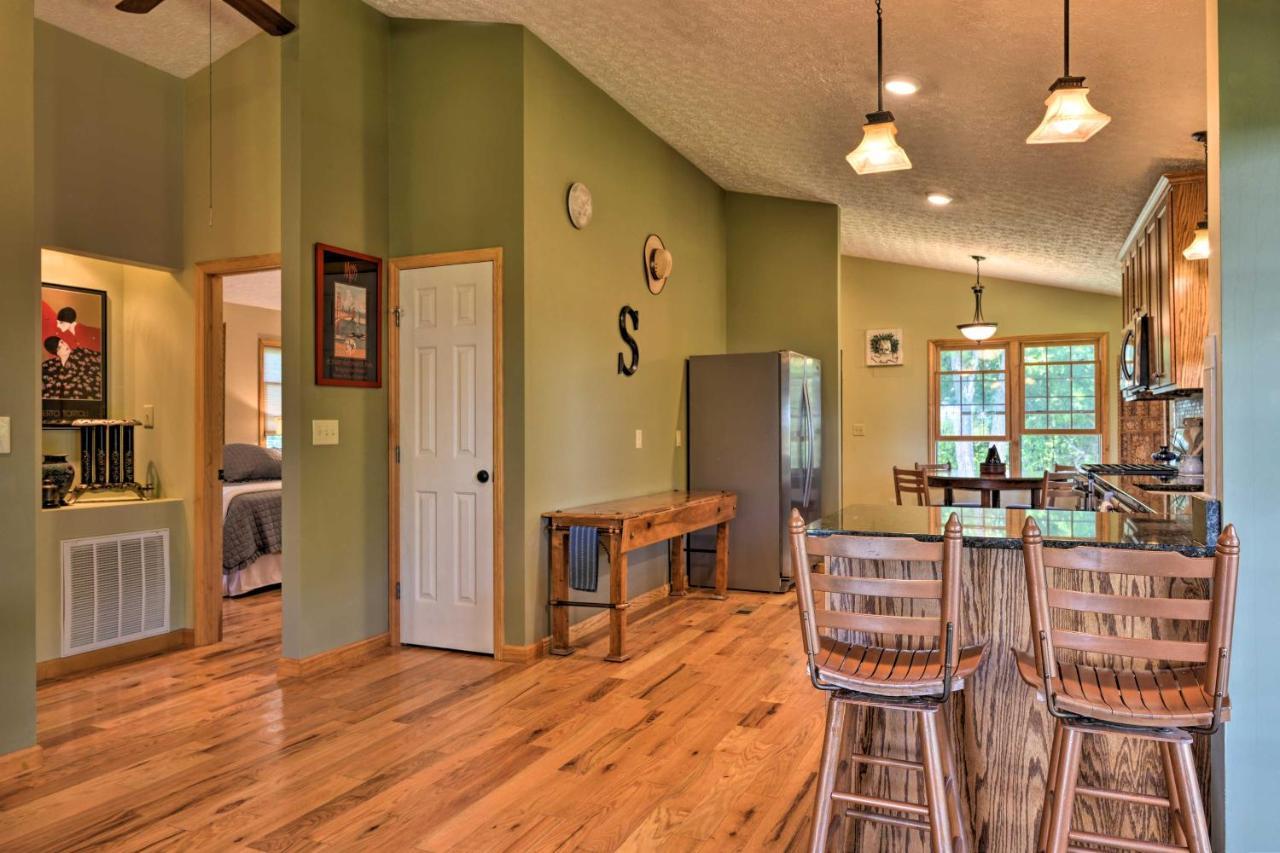 Villa Charming Galax Retreat With Wraparound Deck! Extérieur photo