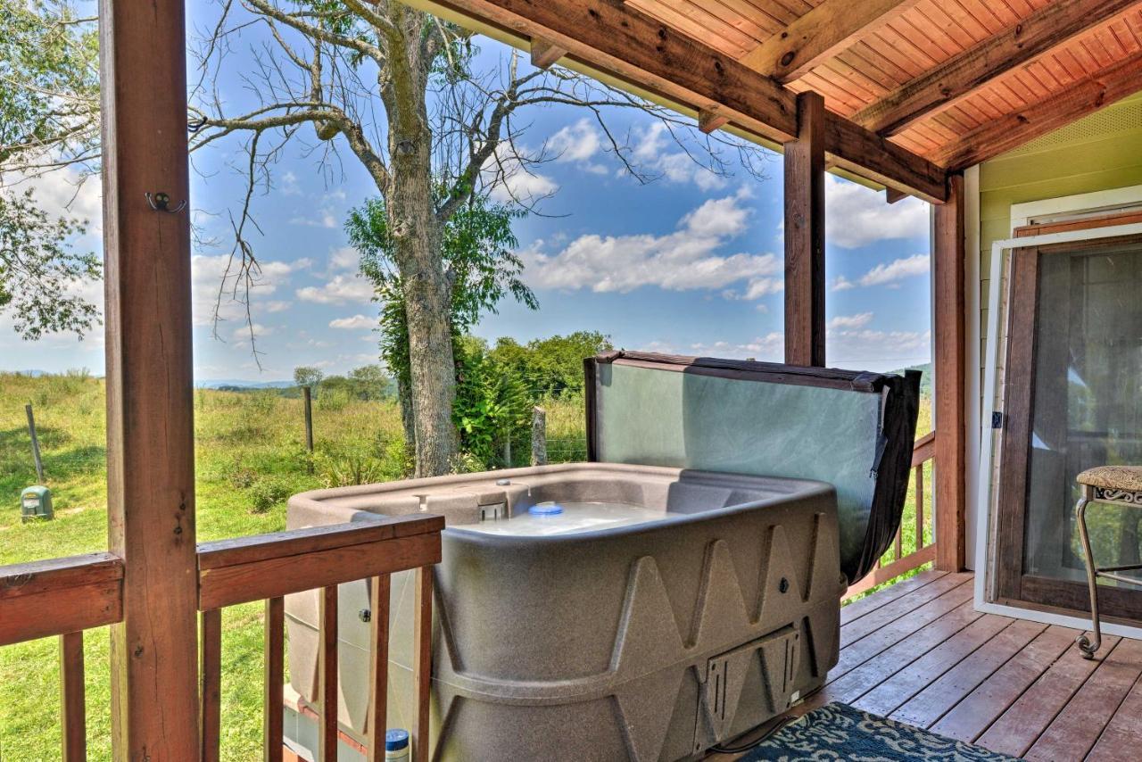 Villa Charming Galax Retreat With Wraparound Deck! Extérieur photo